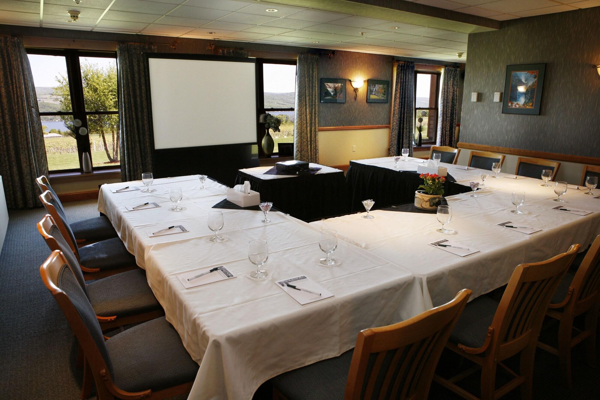 Sala de Reuniones The Inn at Glenora Wine Cellars