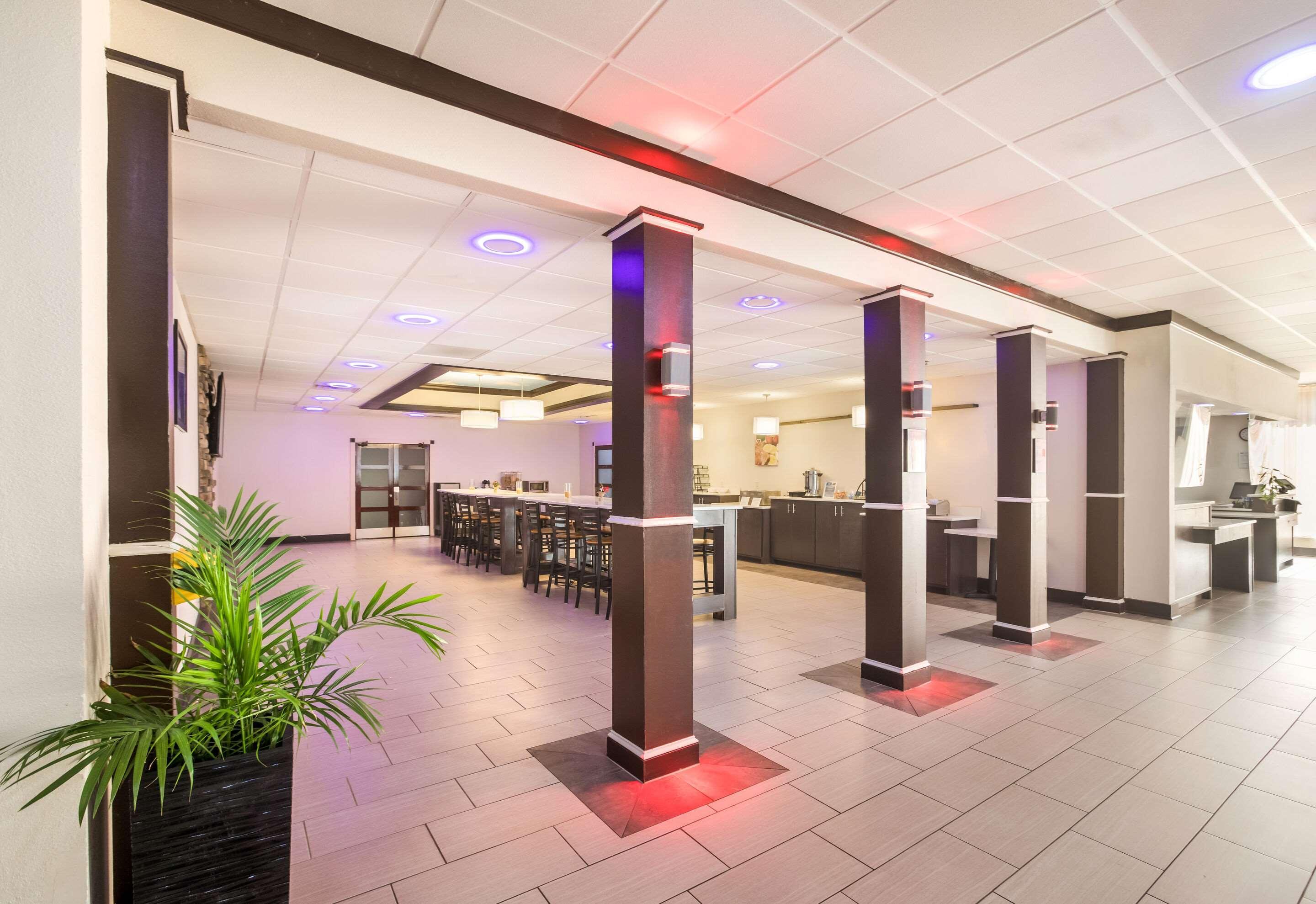 Vista Lobby Rodeway Inn Smyrna