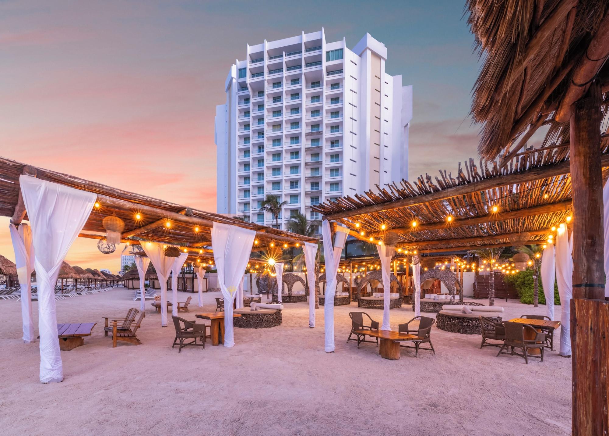 Playa Altitude at Krystal Grand Cancun - All inclusive