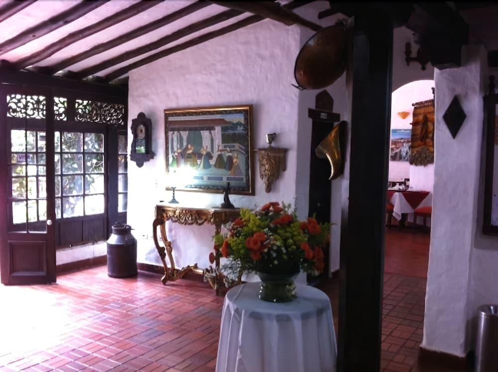 Vista Lobby Hosteria los Frayles