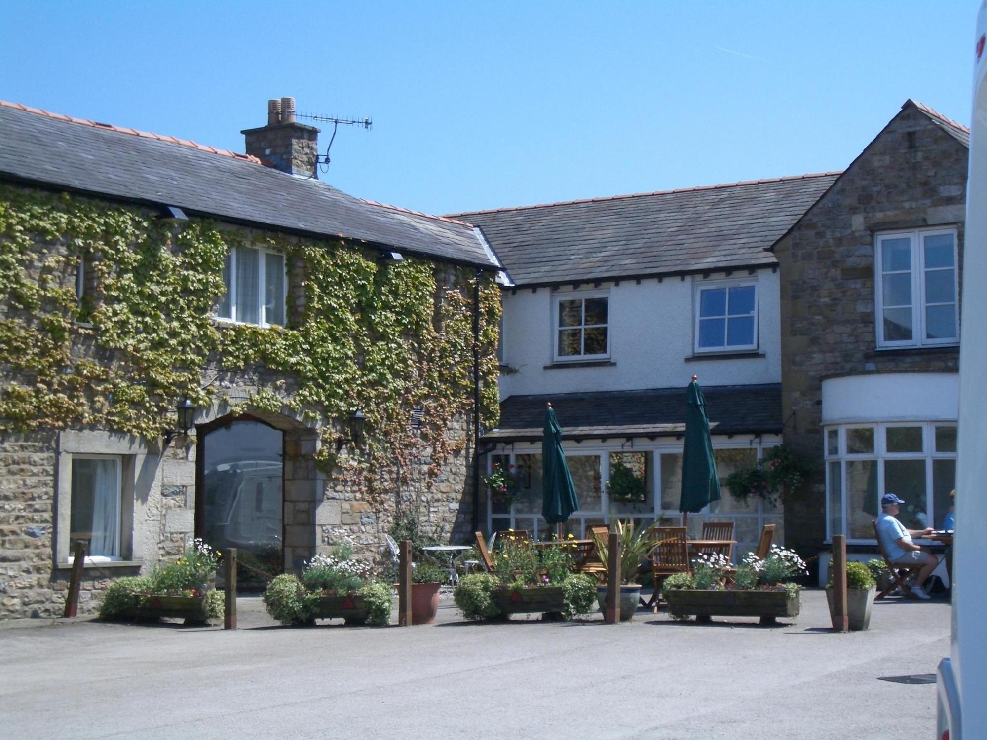 Vista Exterior Whoop Hall Hotel and Leisure