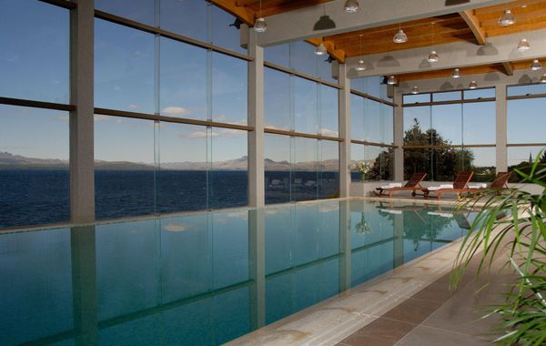 Alma Del Lago Suites