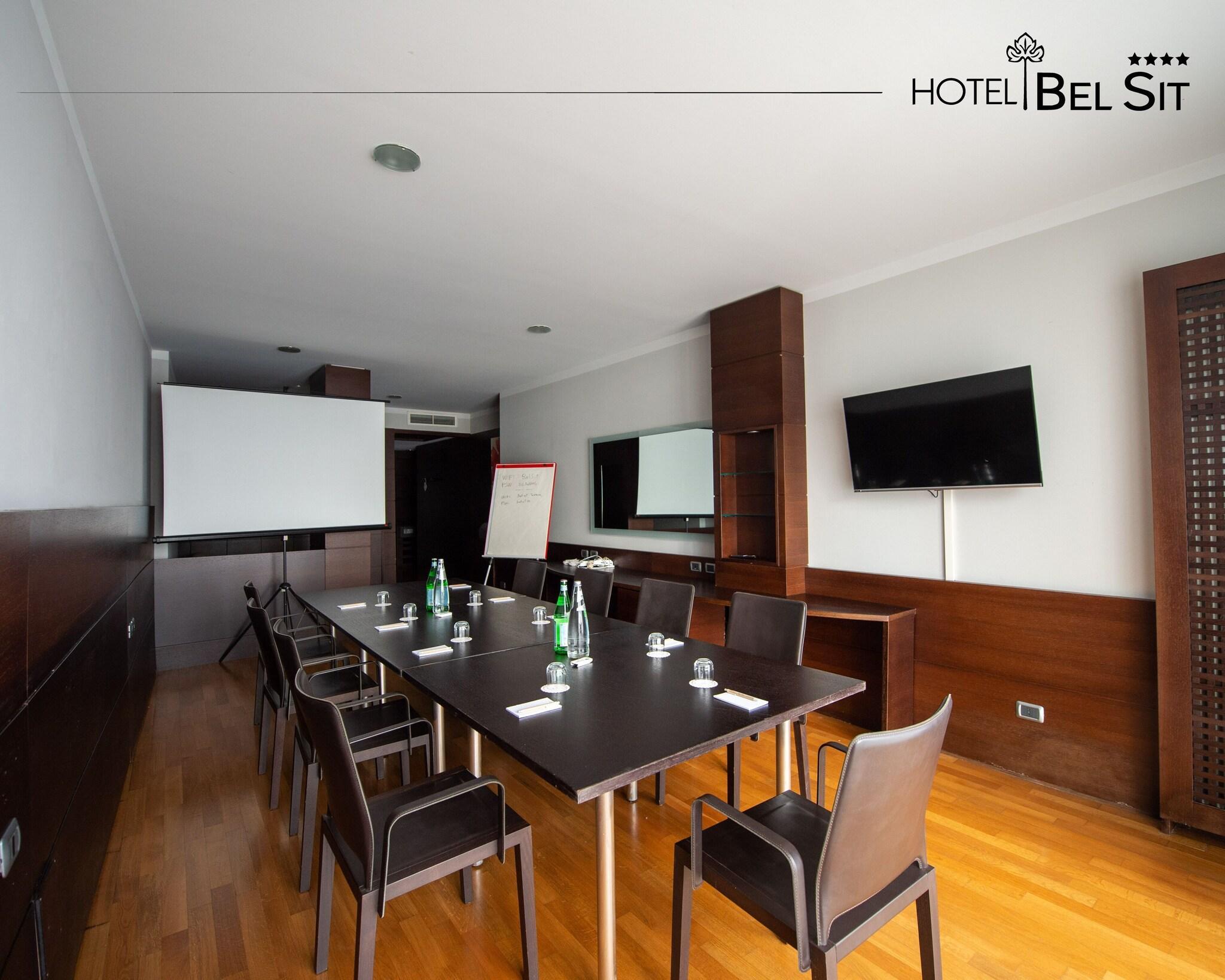 Bar/Salón Bel Sit