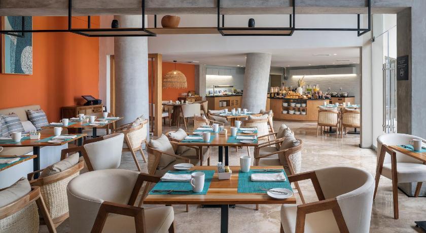 Bar/Salón Hilton Garden Inn Cancun Airport