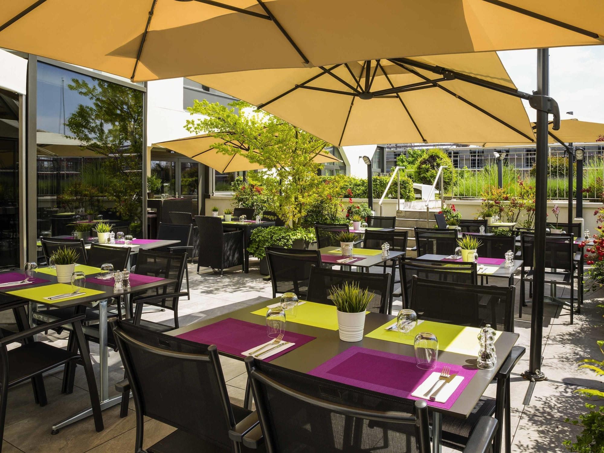 Varios ibis Lausanne Crissier