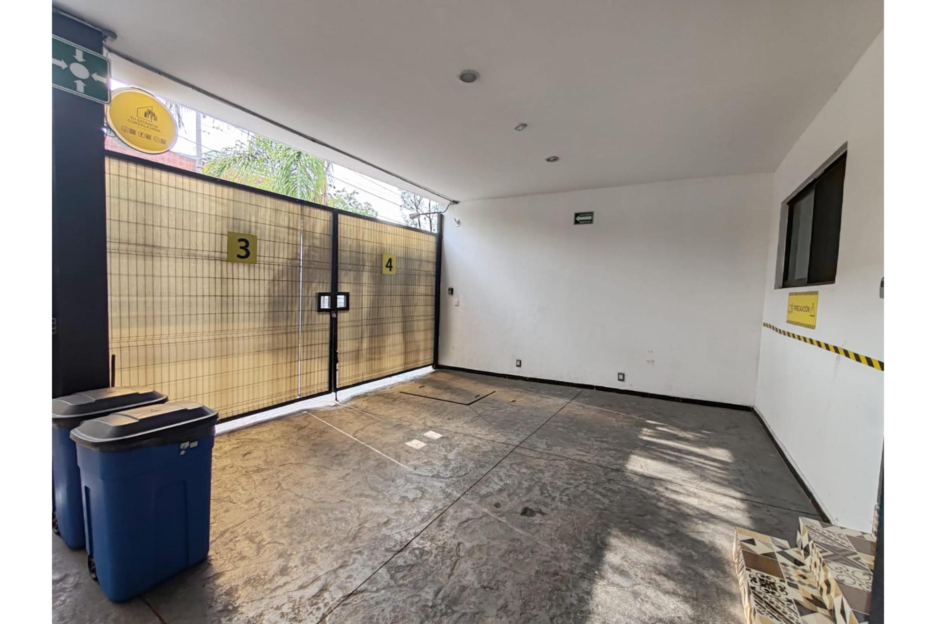 Estacionamiento Capital O Tu Estancia Guadalajara