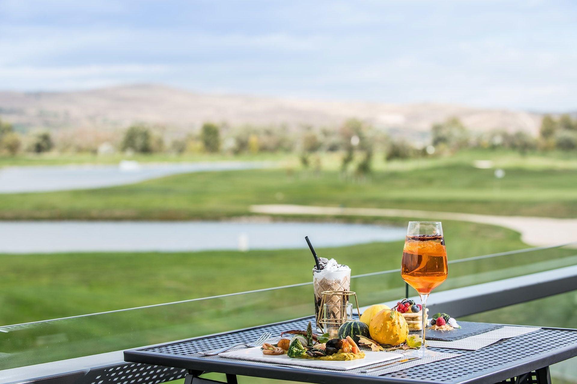 Varios Theodora Golf Club