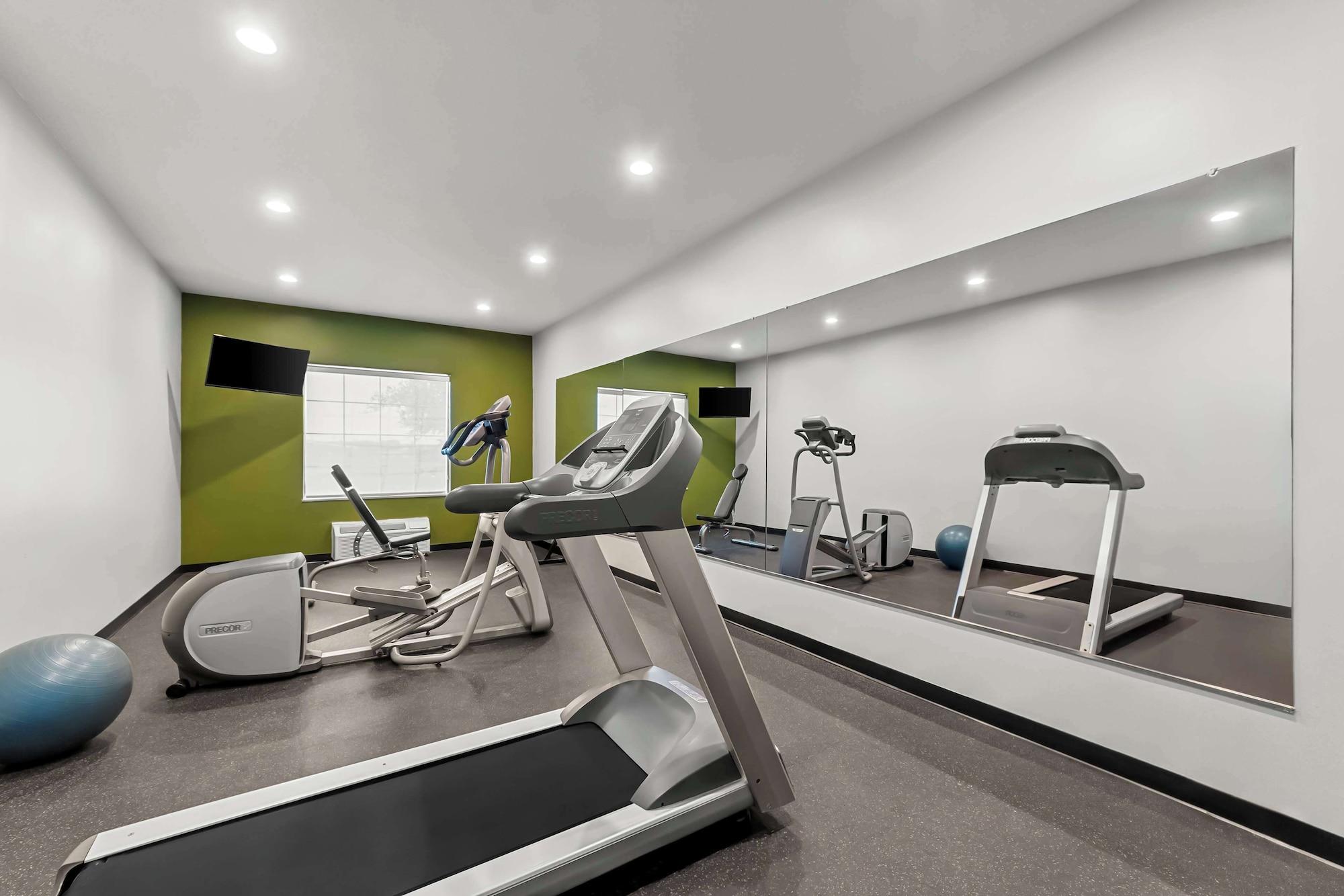 Gimnasio Spark by Hilton Selma
