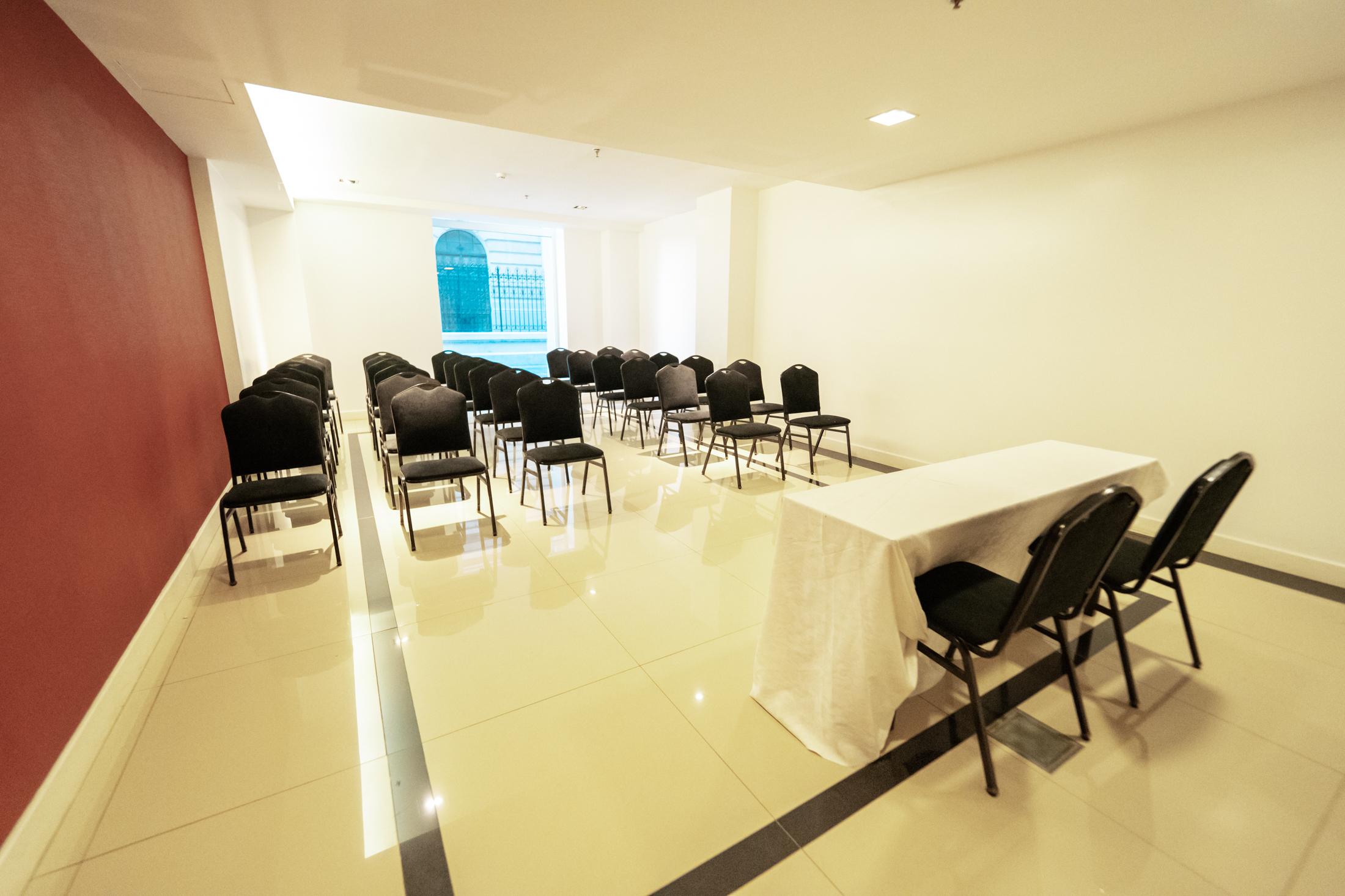 Sala de Reuniones Mérit San Telmo by Amérian