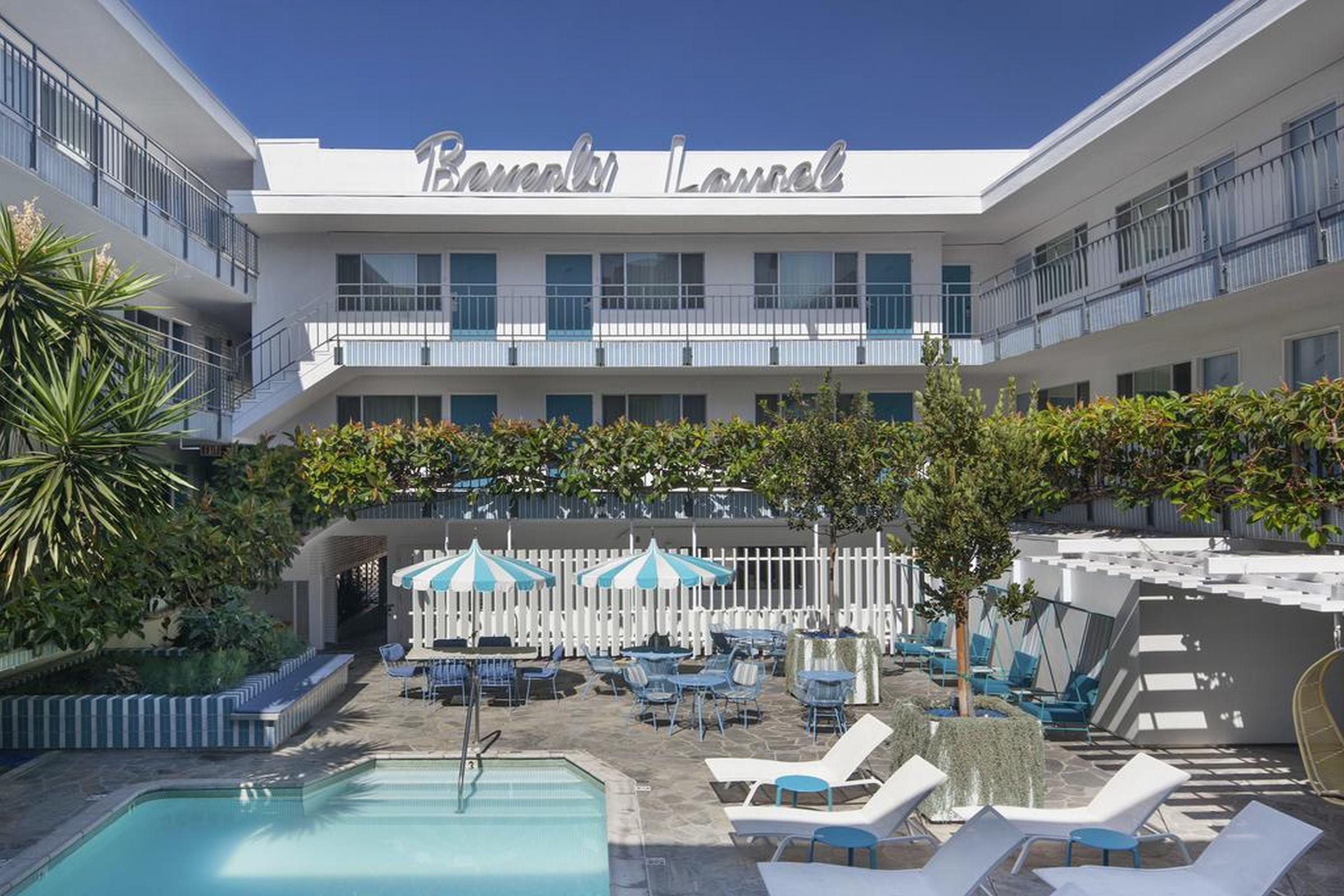 Vista Exterior Beverly Laurel Hotel at West Hollywood