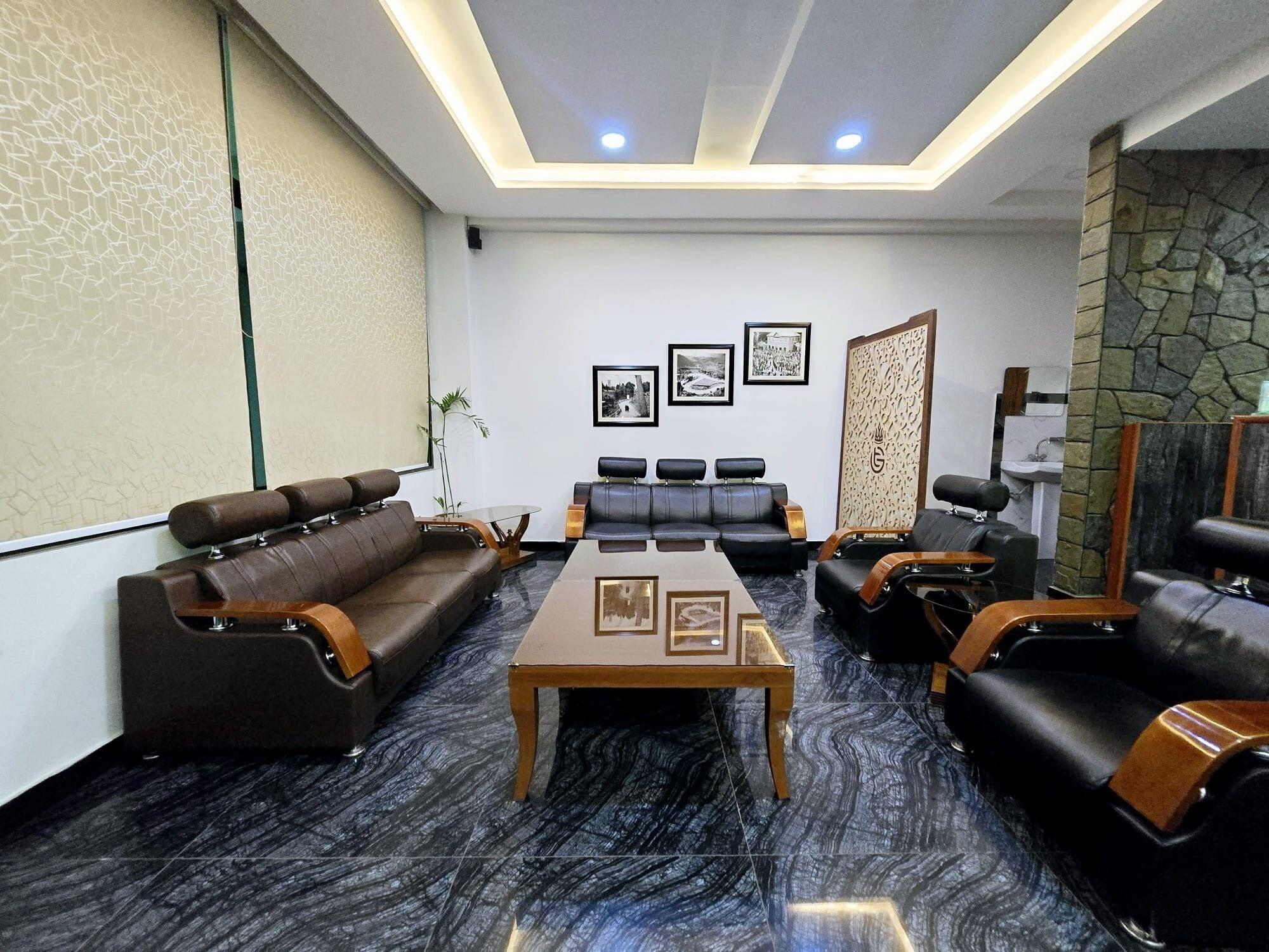 Vista Lobby Grand Taj Hotel