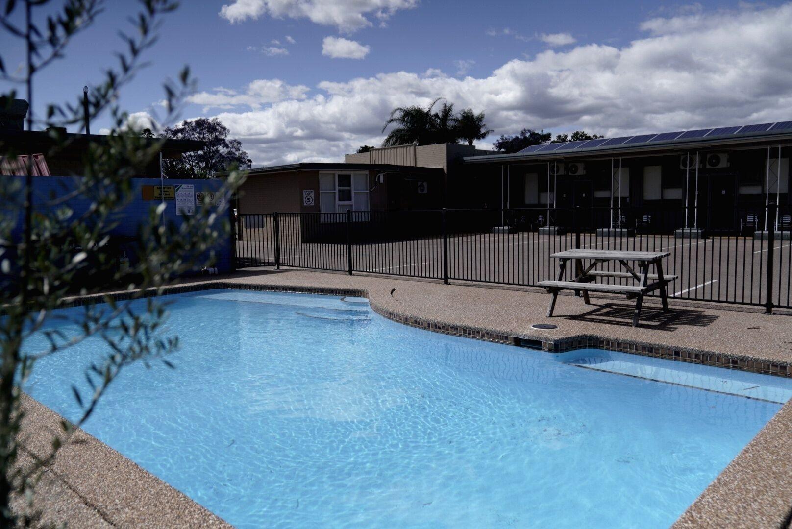Vista Piscina Country Motor Inn Singleton
