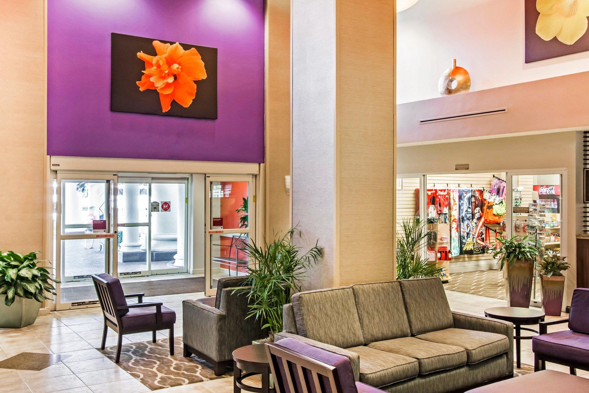 Hotel Comfort Suites Maingate East