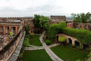 Alojamiento - Neemrana's - Hill Fort - Kesroli