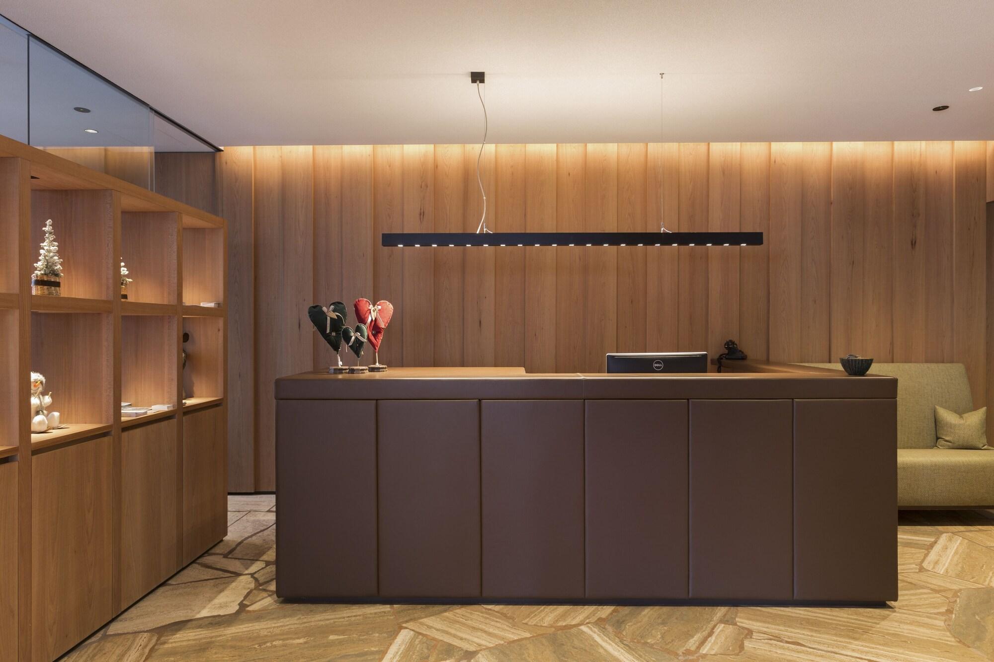 Vista Lobby Family Hotel Posta