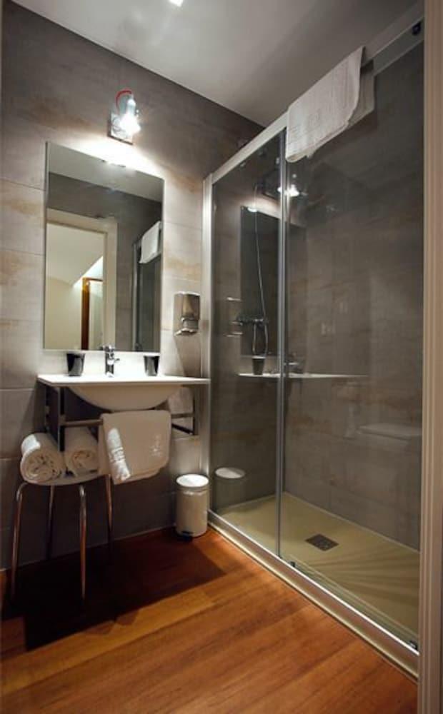 Baño Pensión Iturriza