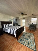 Alquiler Vacacional - Sand Dollar Cottage with stunning views. Near Swimming Pigs!