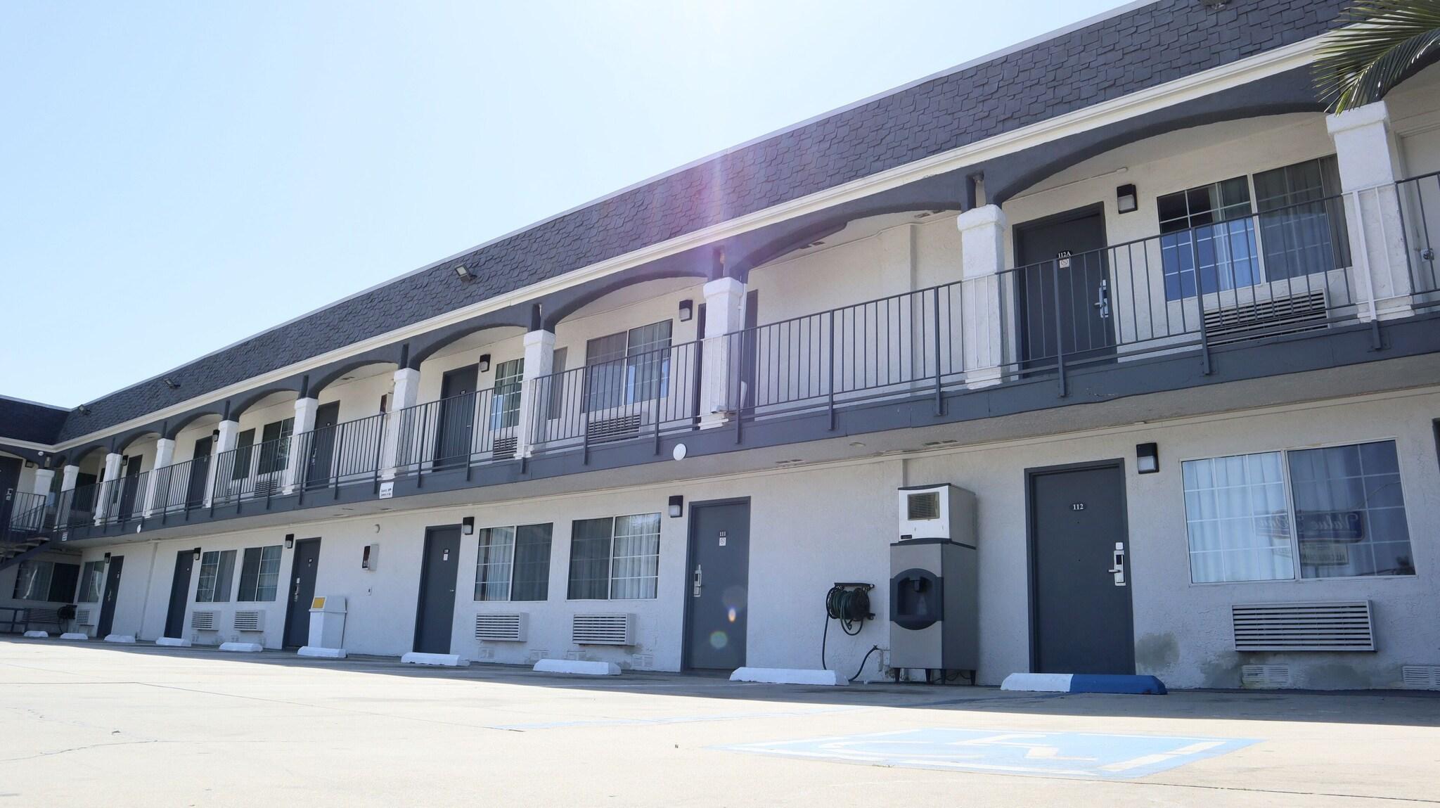 Vista Exterior Value Inn Bellflower