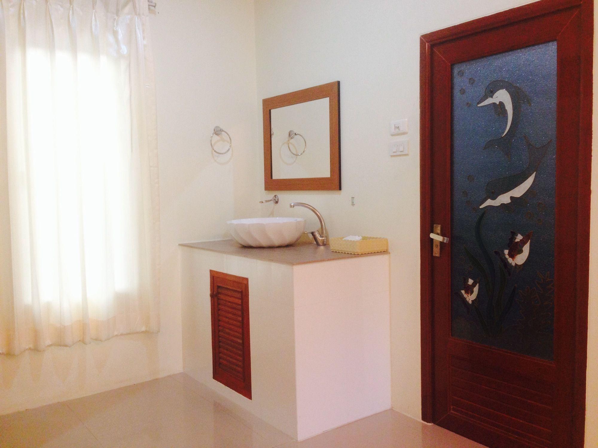 Set de Habitación Phetnamneung Resort