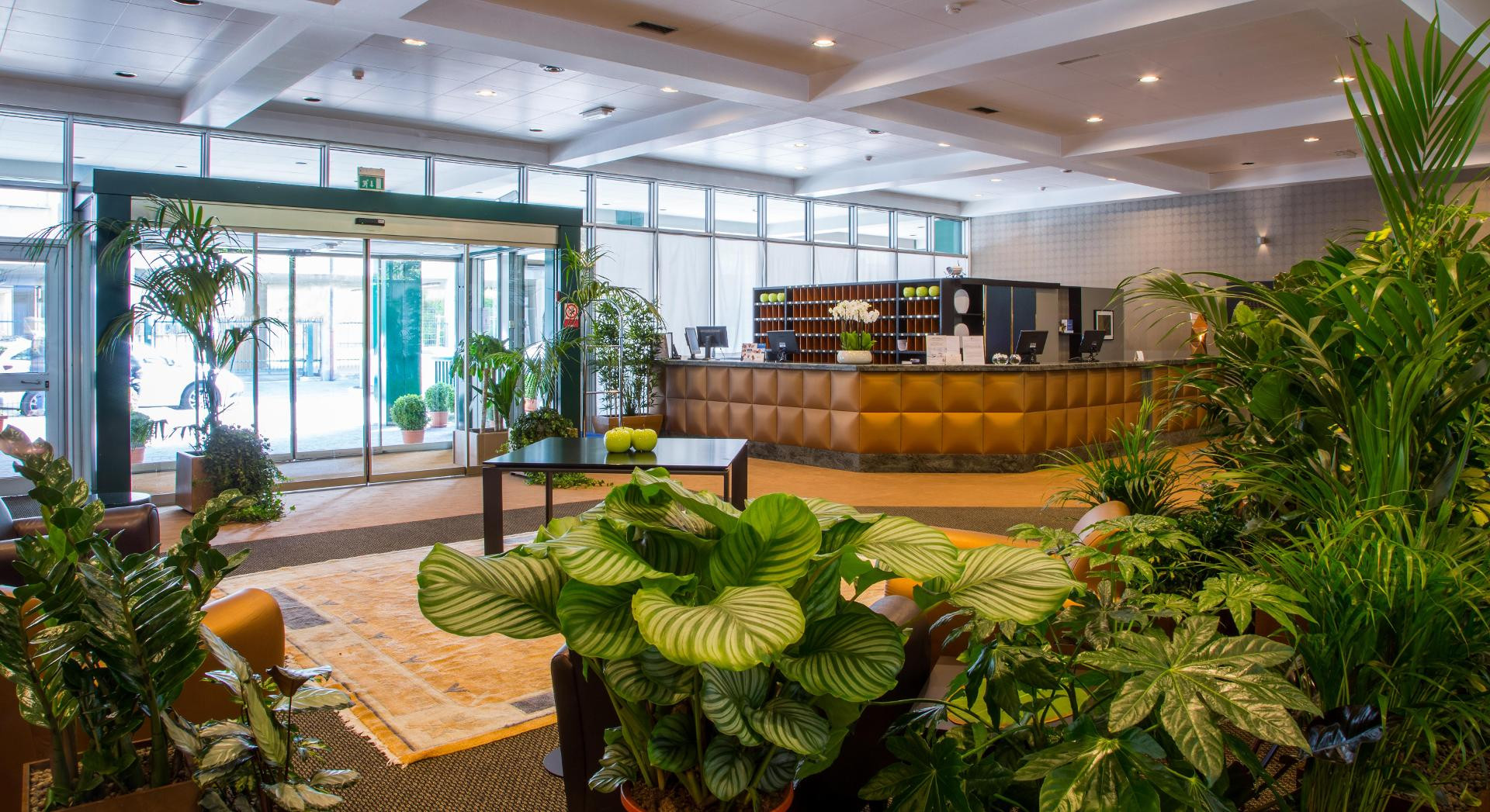 Vista Lobby Hotel Blaise & Francis