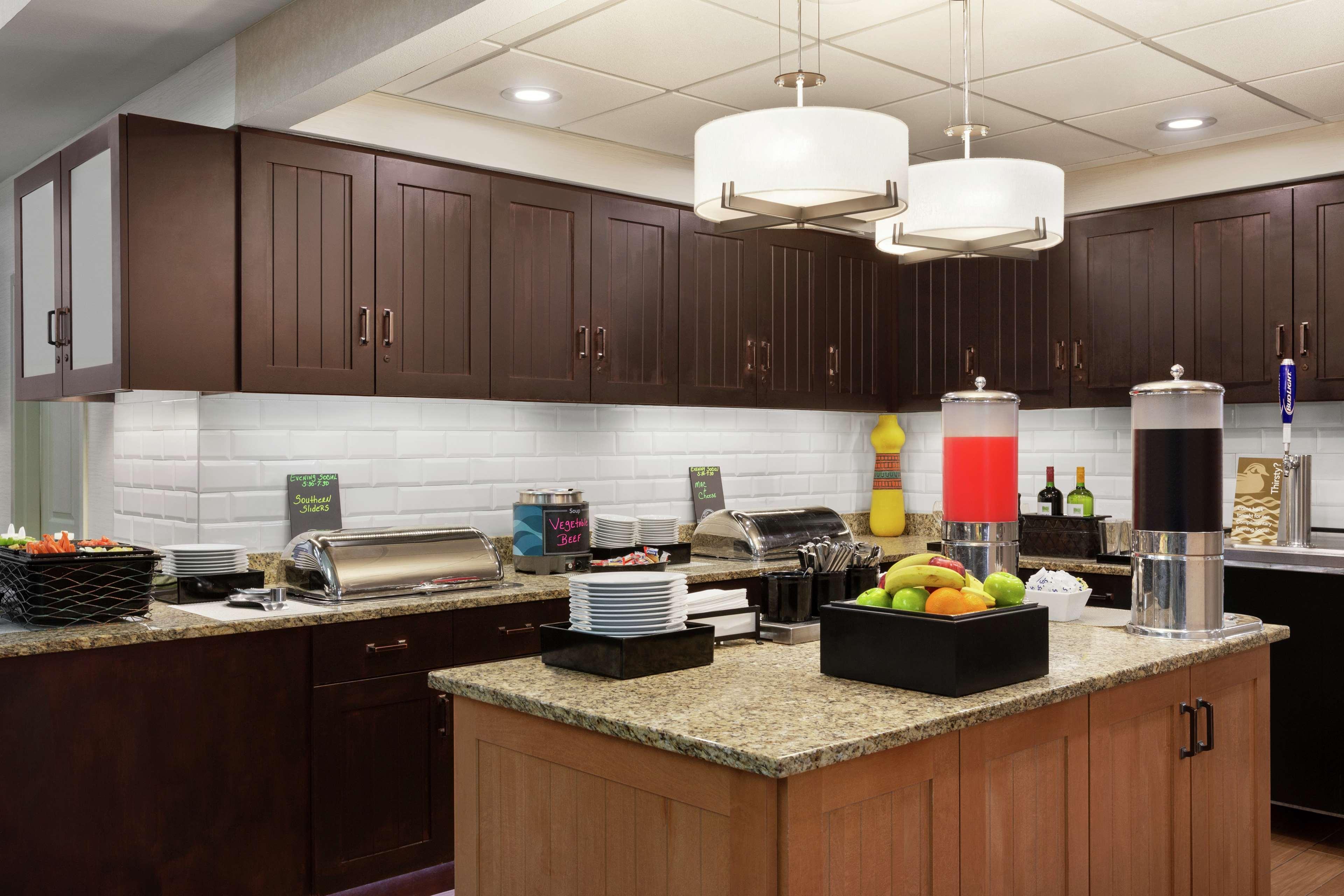 Restaurant Homewood Suites Dallas/Park Central