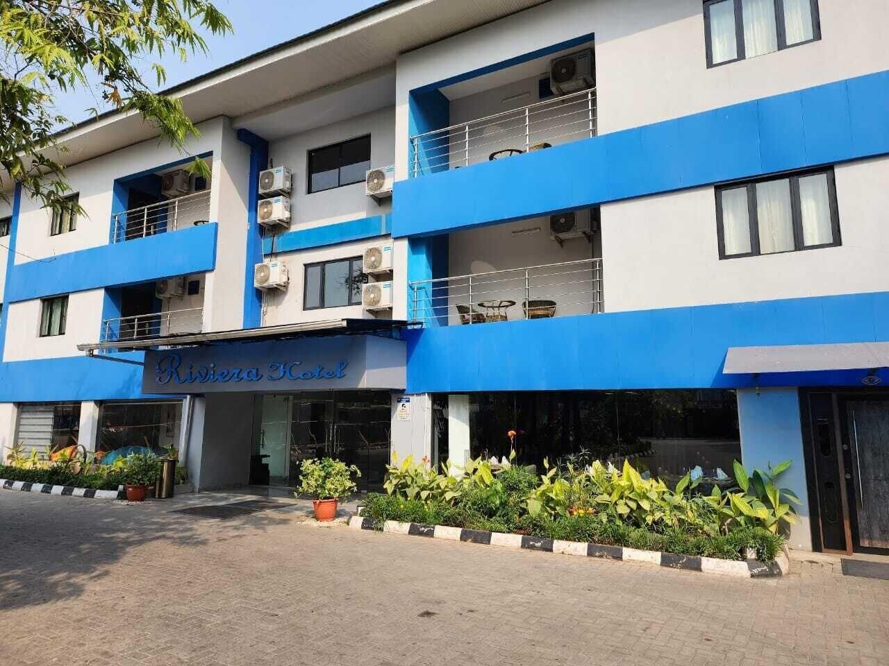 Vista Exterior Riviera Suites