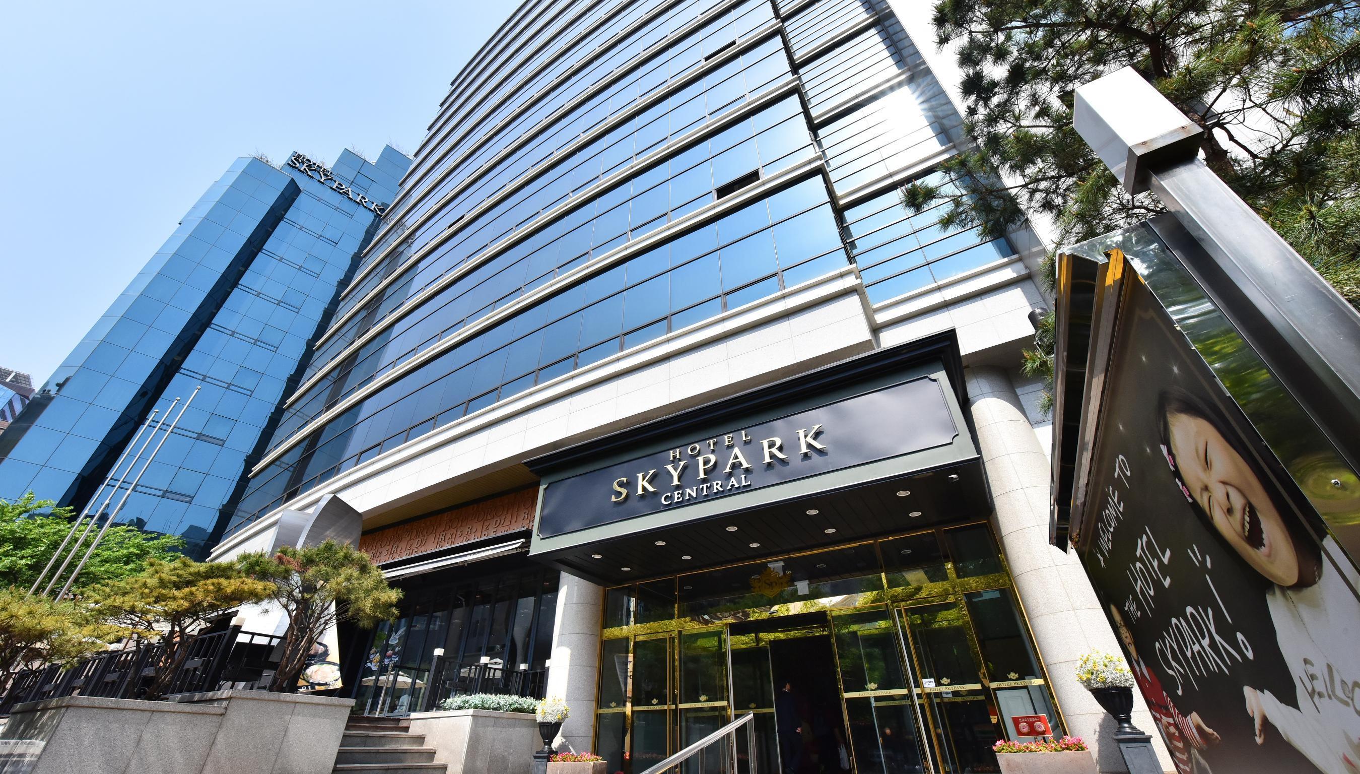Vista Exterior Skypark Central Myeongdong