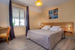 Alojamiento - Logis Hôtel Le Coq Hardi