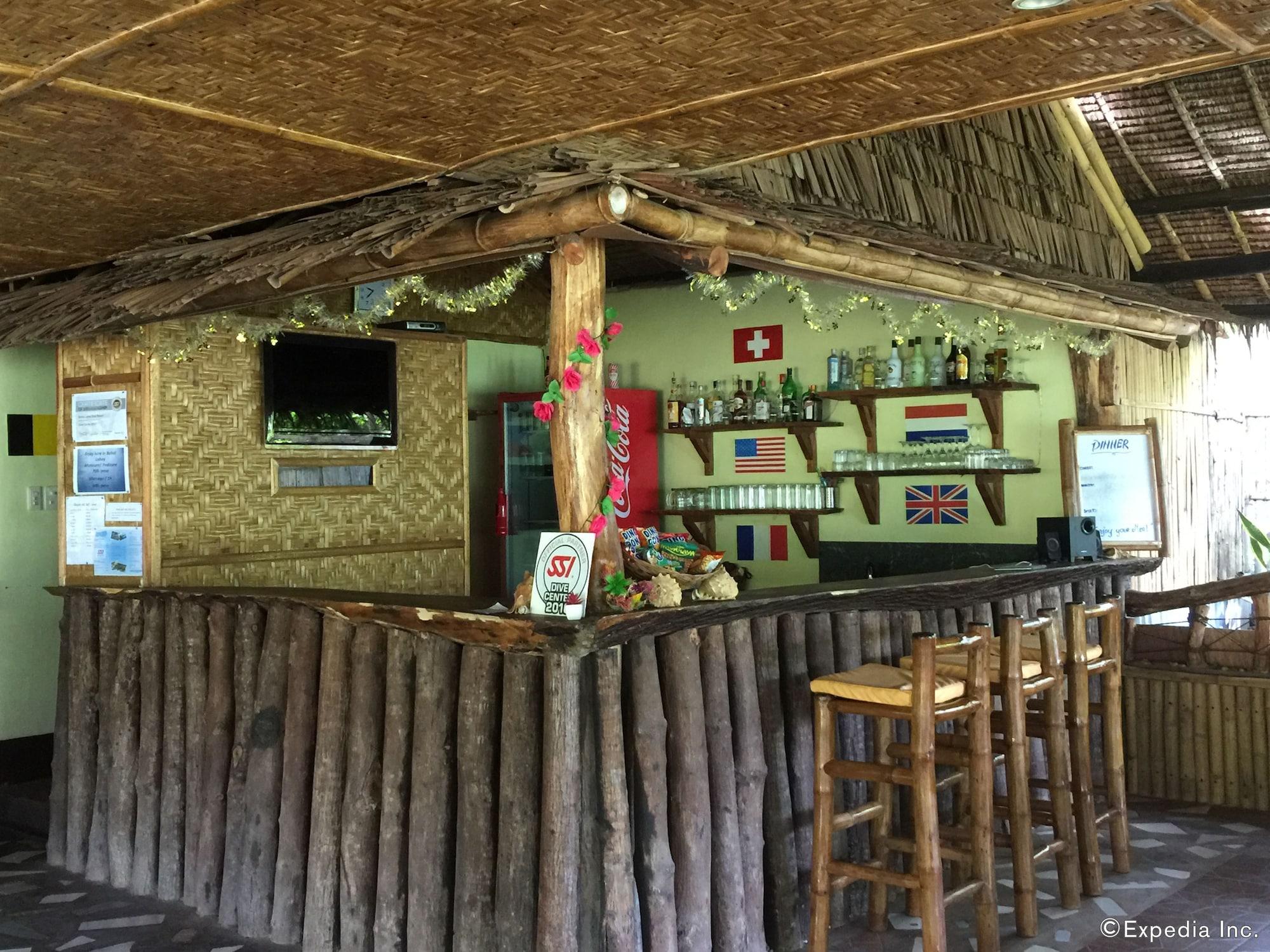 Bar/Salón Bohol Lahoy Dive Resort