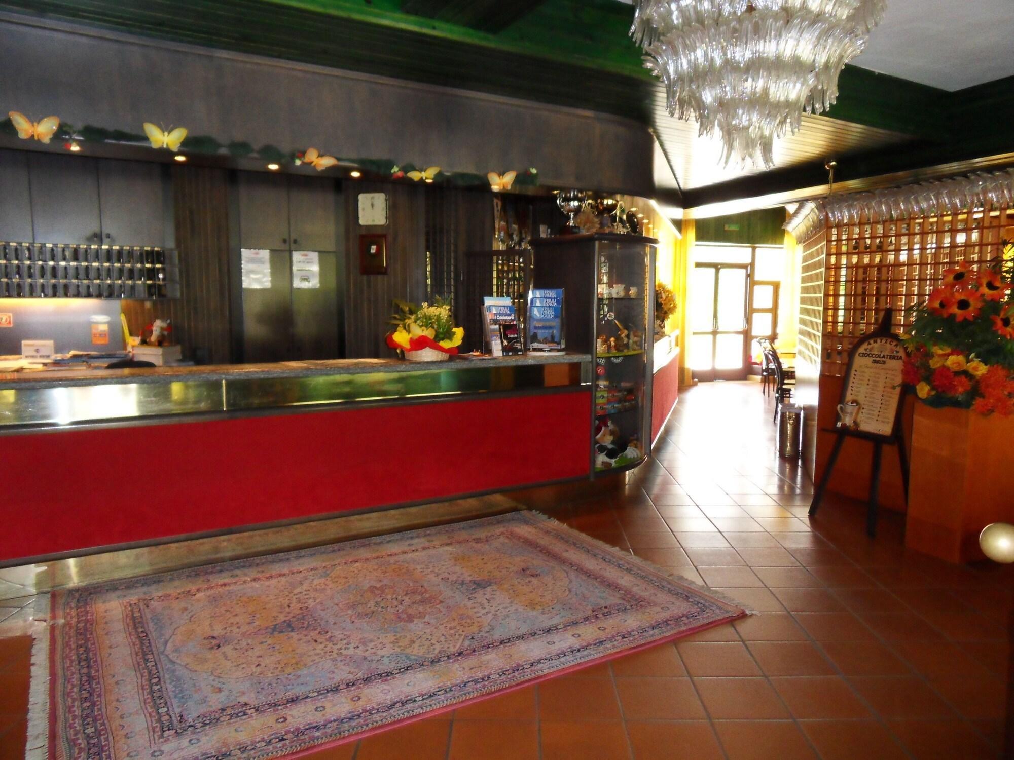 Vista Lobby Hotel Antares