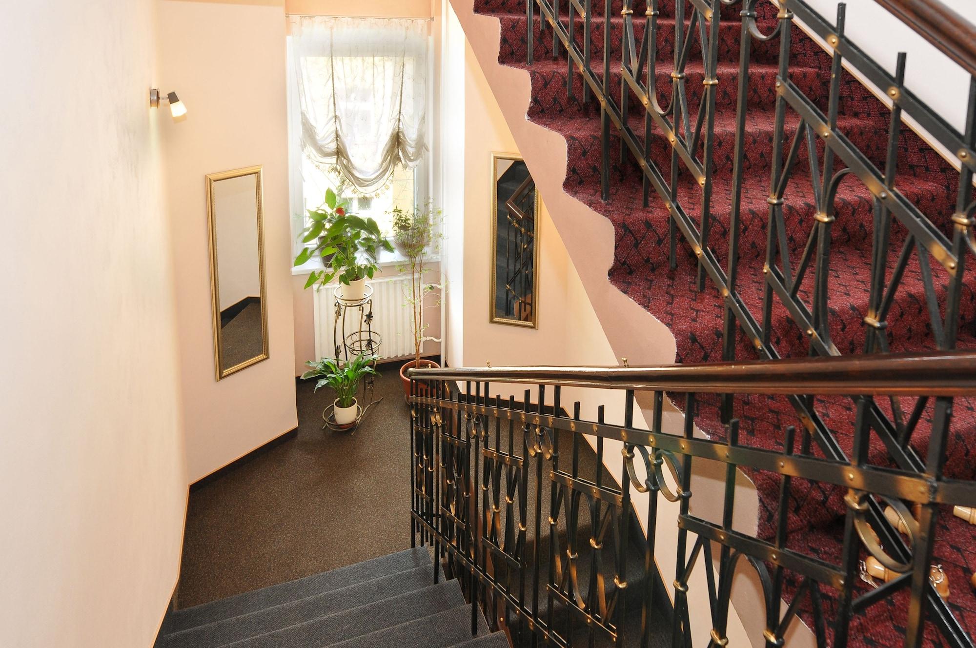 Varios Hotel Wilhelm