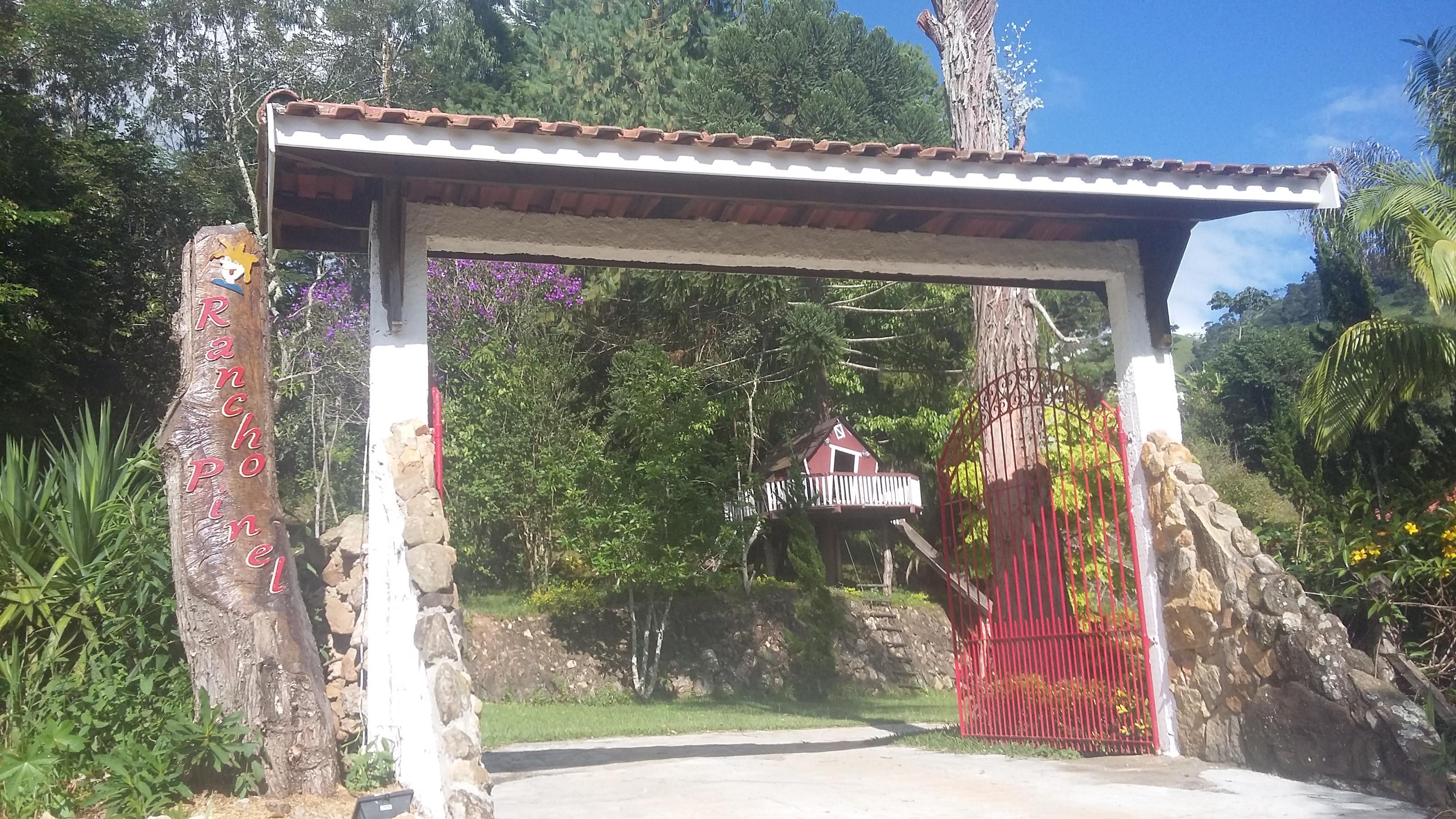 Vista Exterior Rancho Pinel