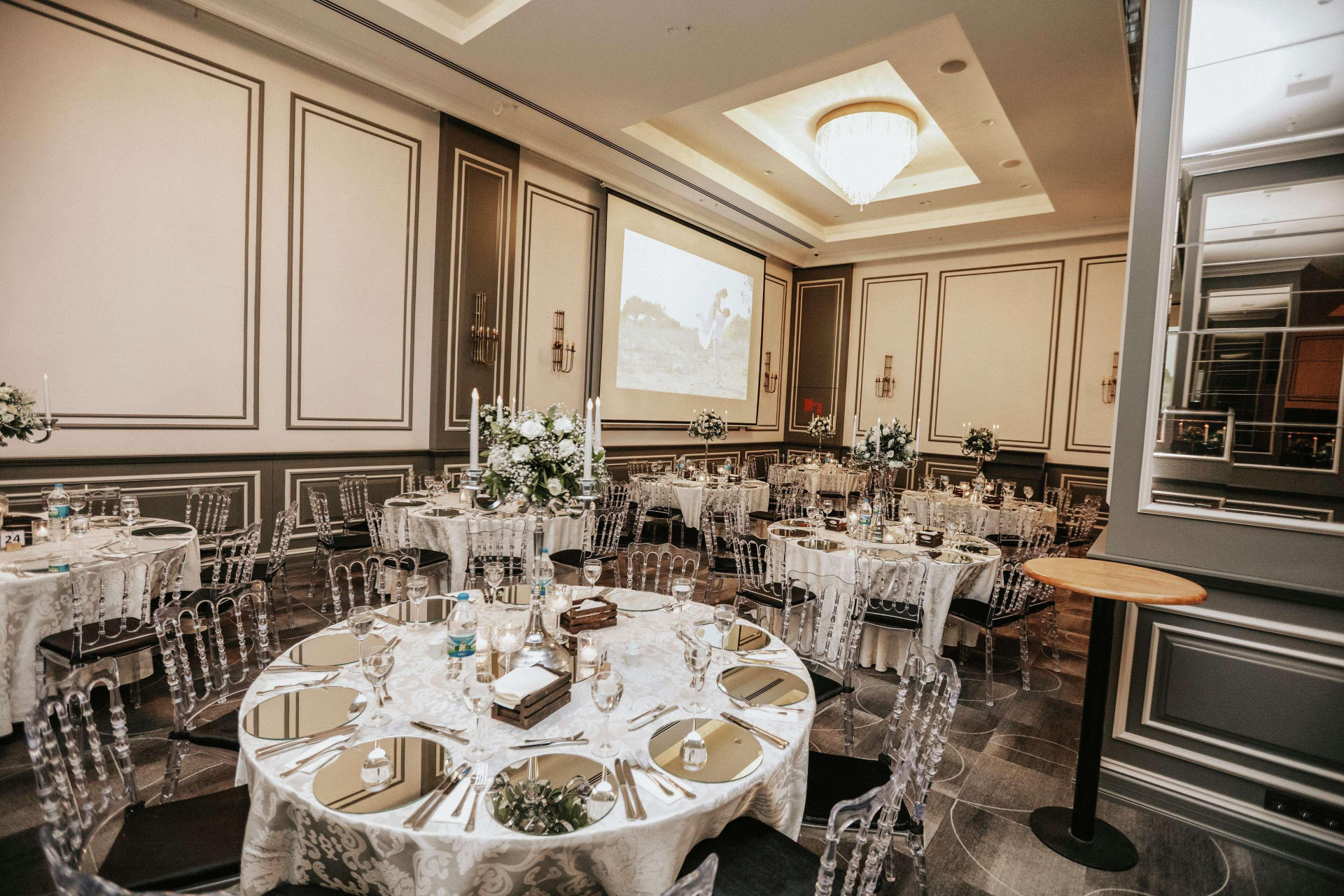Restaurant Doubletree By Hilton Izmir Airport