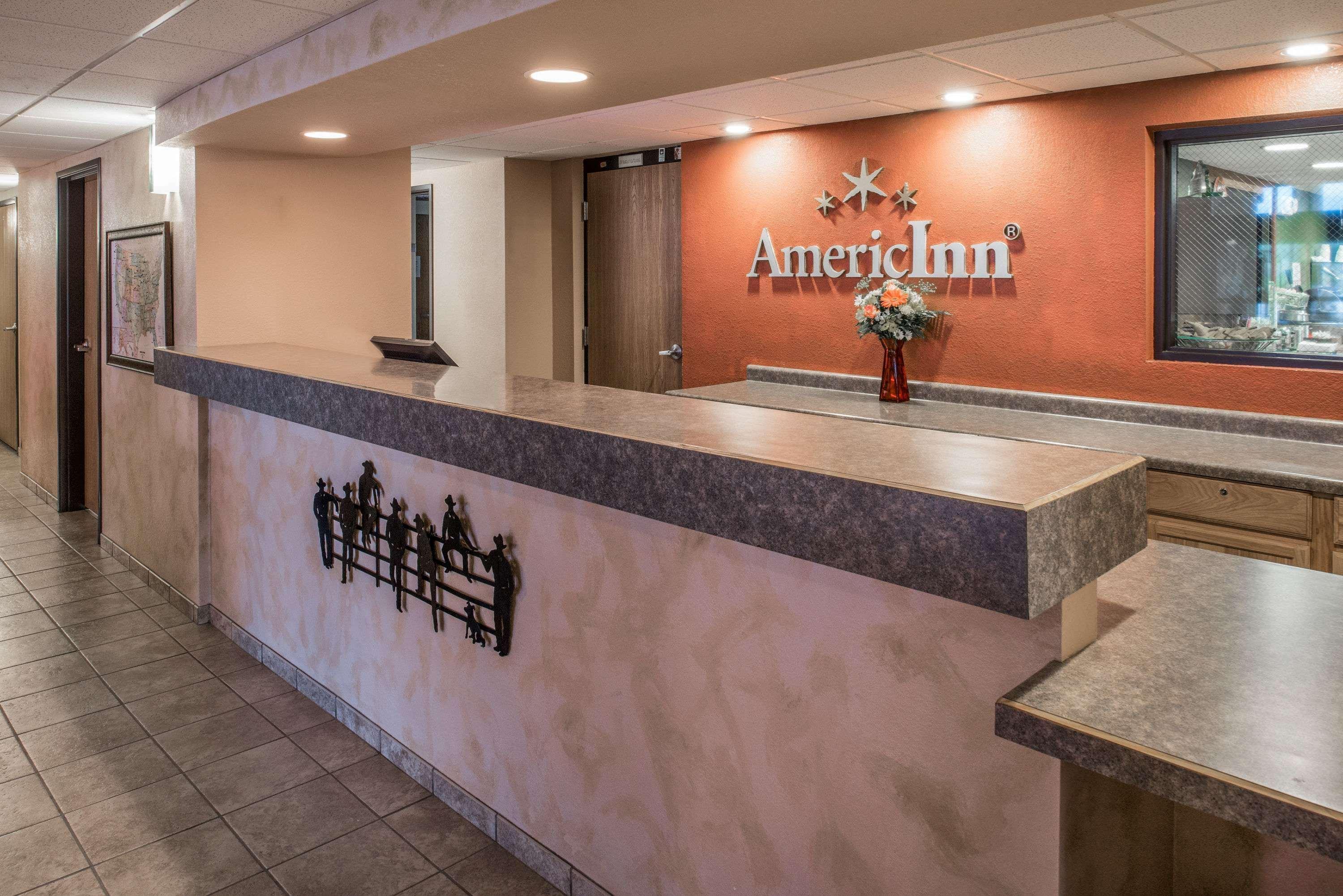 Vista Lobby AmericInn by Wyndham Belle Fourche