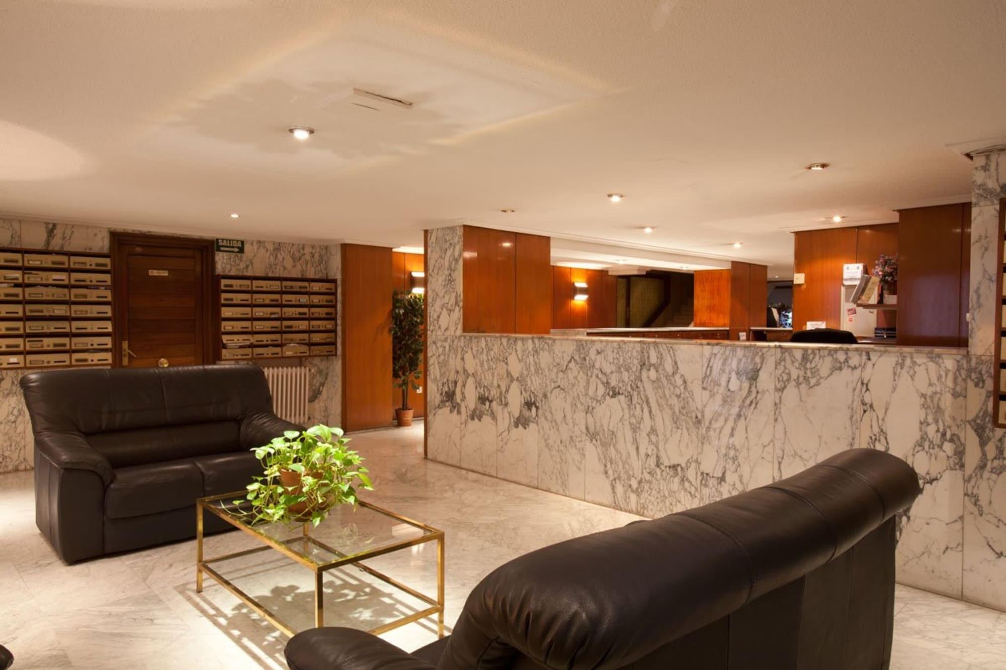 Comodidades del Alojamiento Apartamentos Goya 75