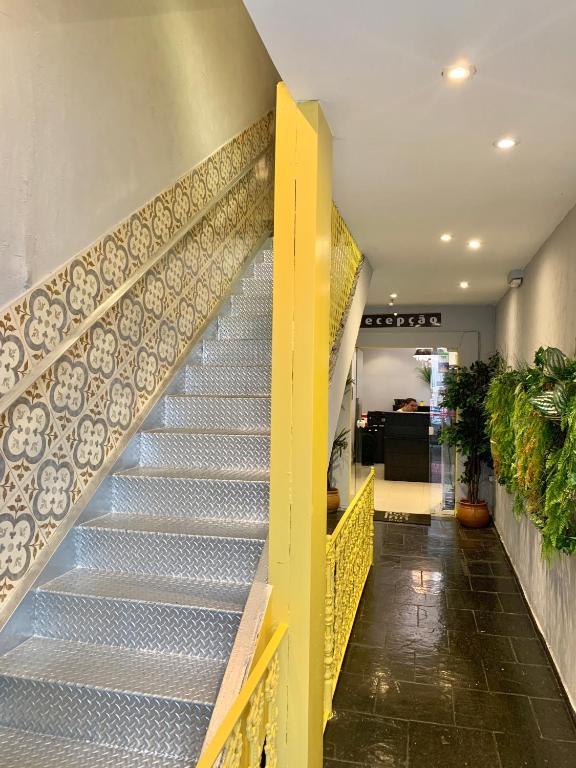 Corredores / Escaleras HMG Suítes Inn Budget Rio