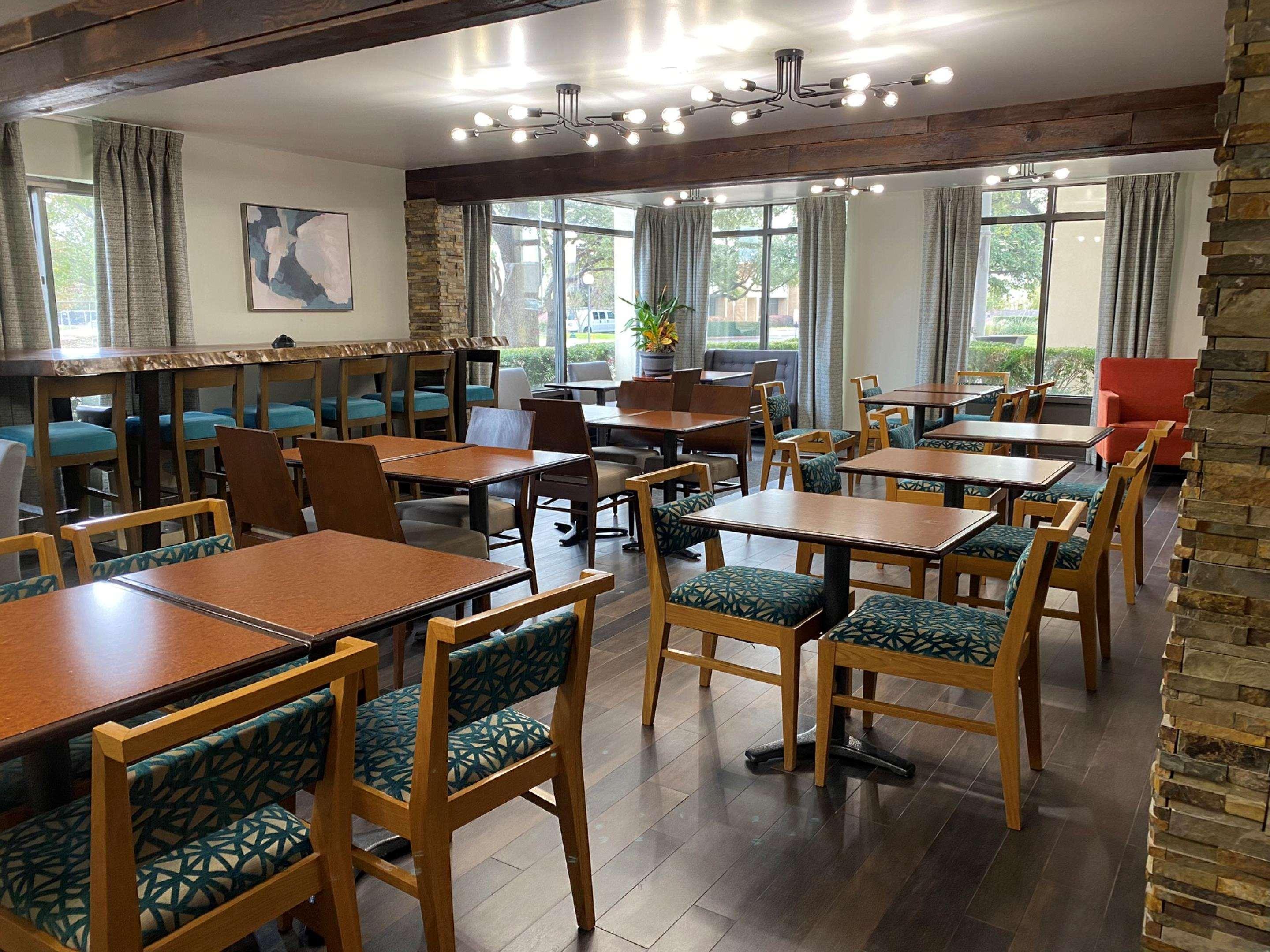 Restaurant The Addison Hotel, SureStay Collection by Best Western