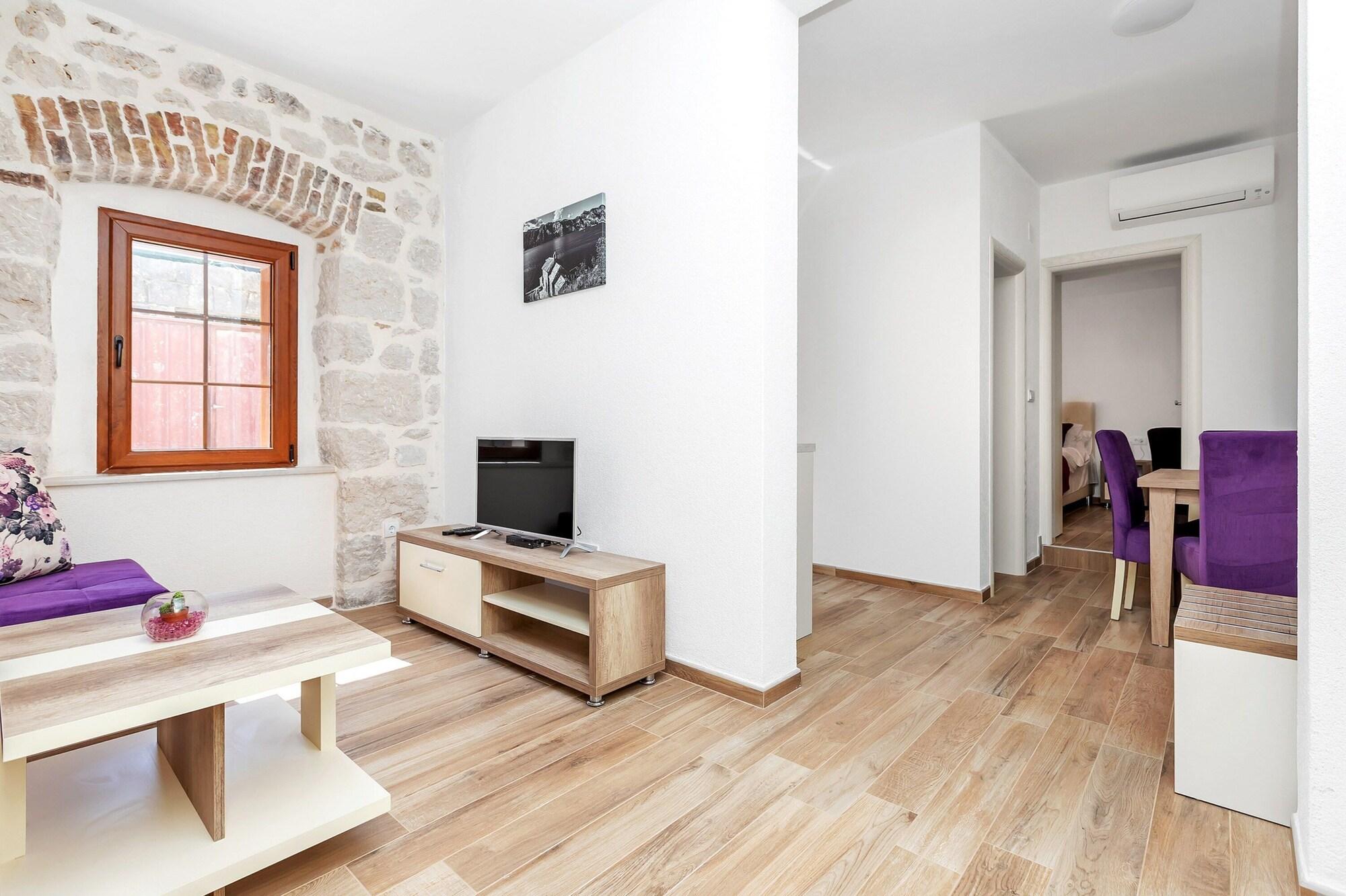 Comodidades del Alojamiento Apartments Mezini 11