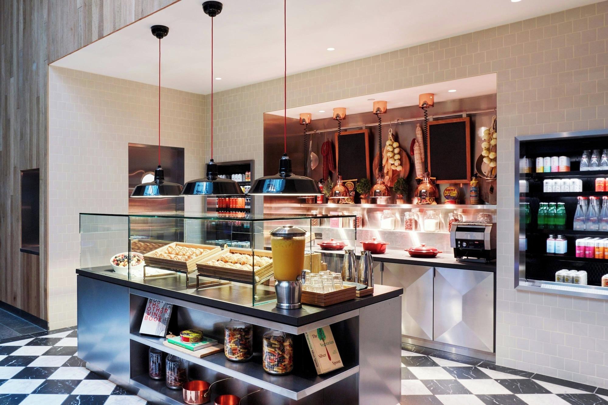 Restaurant citizenM Los Angeles Downtown