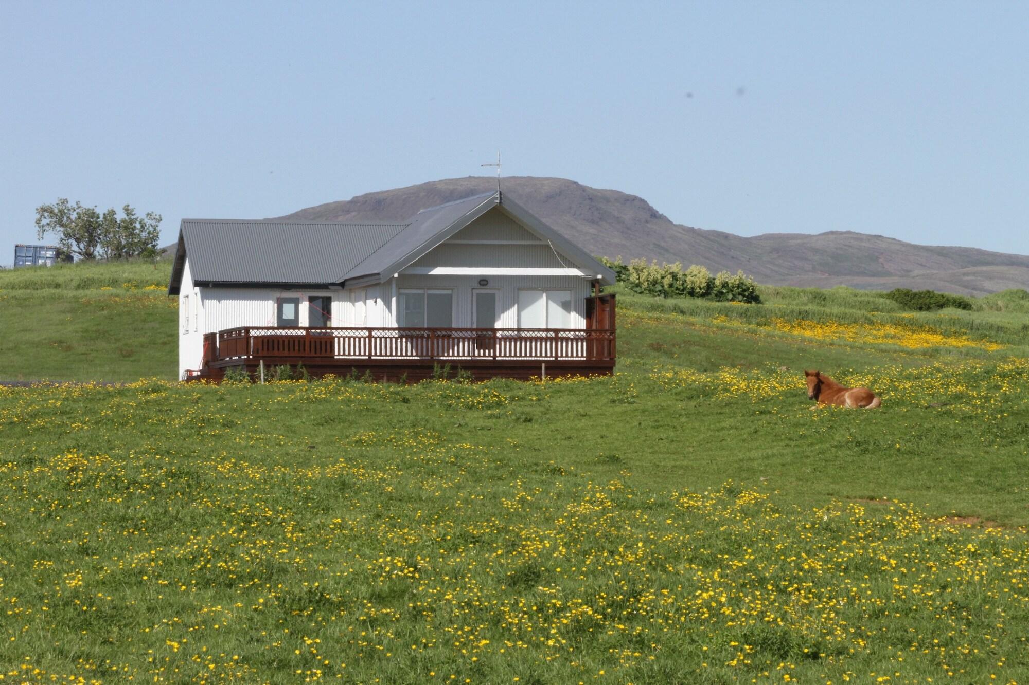 Varios Stryta Guesthouse