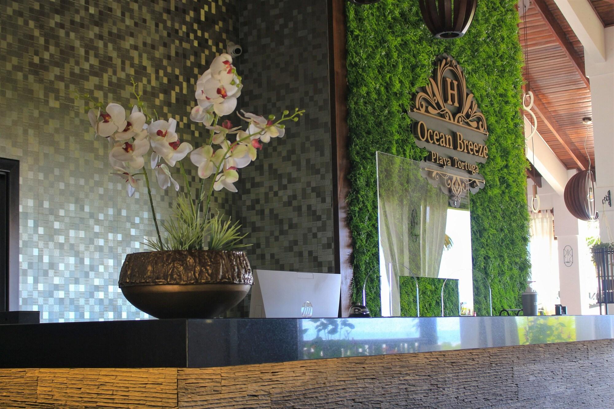 Vista Lobby Hotel Ocean Breeze