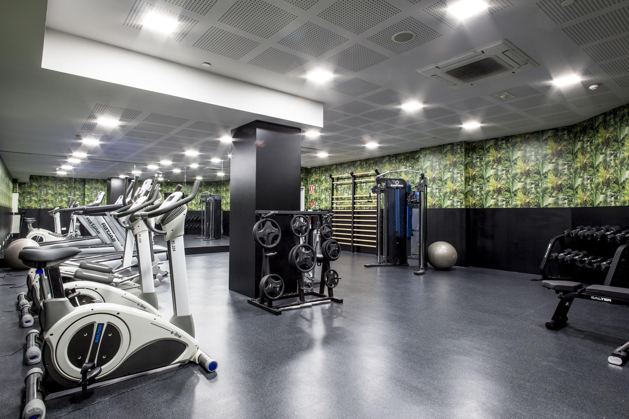 Gimnasio Residencia Universitaria Resa Claudio Coello - Campus Accomodation