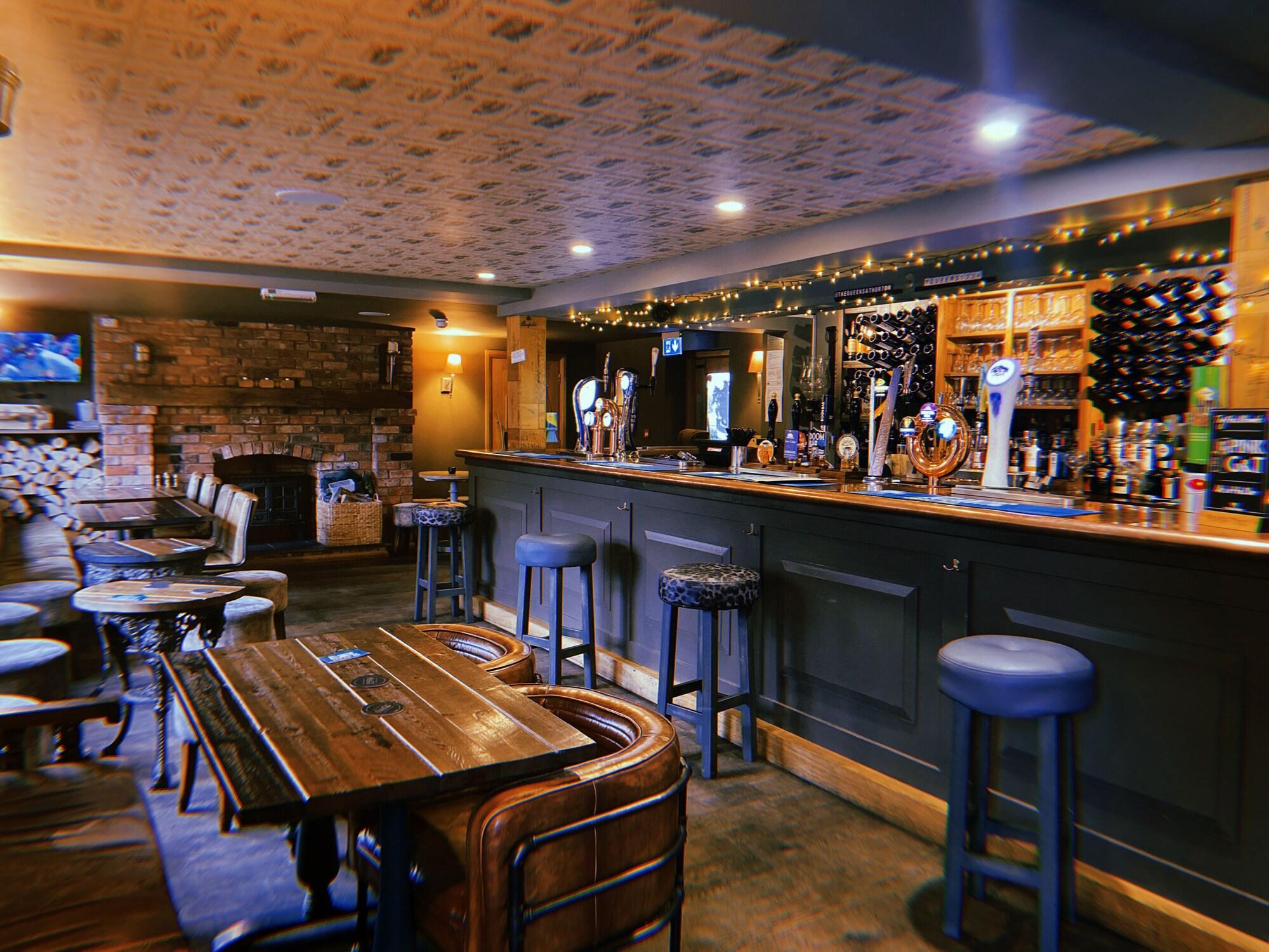 Bar/Salón The Queens at Horton