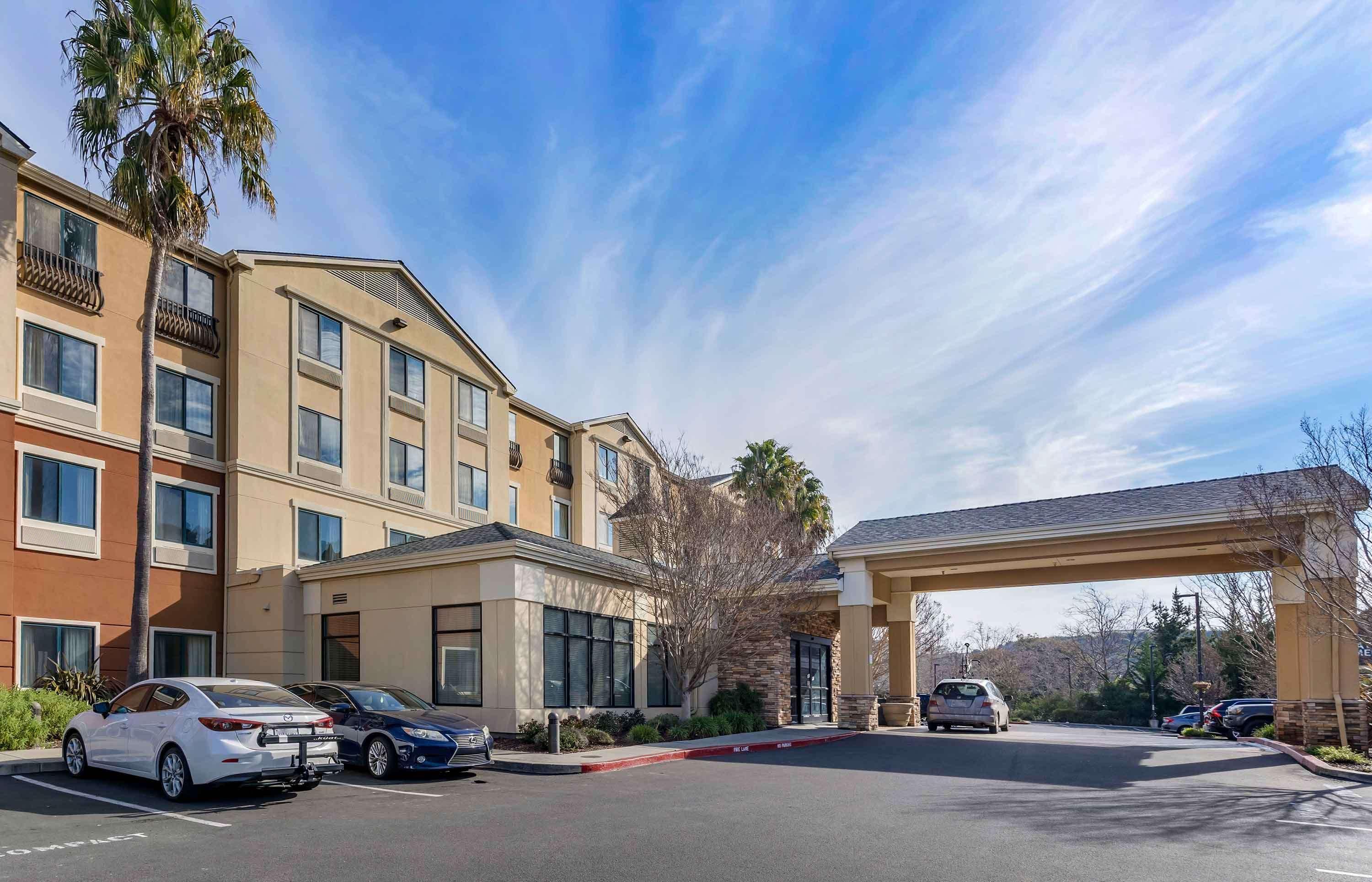 Vista Exterior Extended Stay America Suites San Rafael Francisco Blvd East