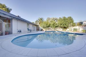 Alquiler Vacacional - Bright Phoenix Home w/ Pool & Backyard Oasis!