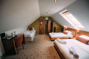 Alojamiento - The Commercial Hotel