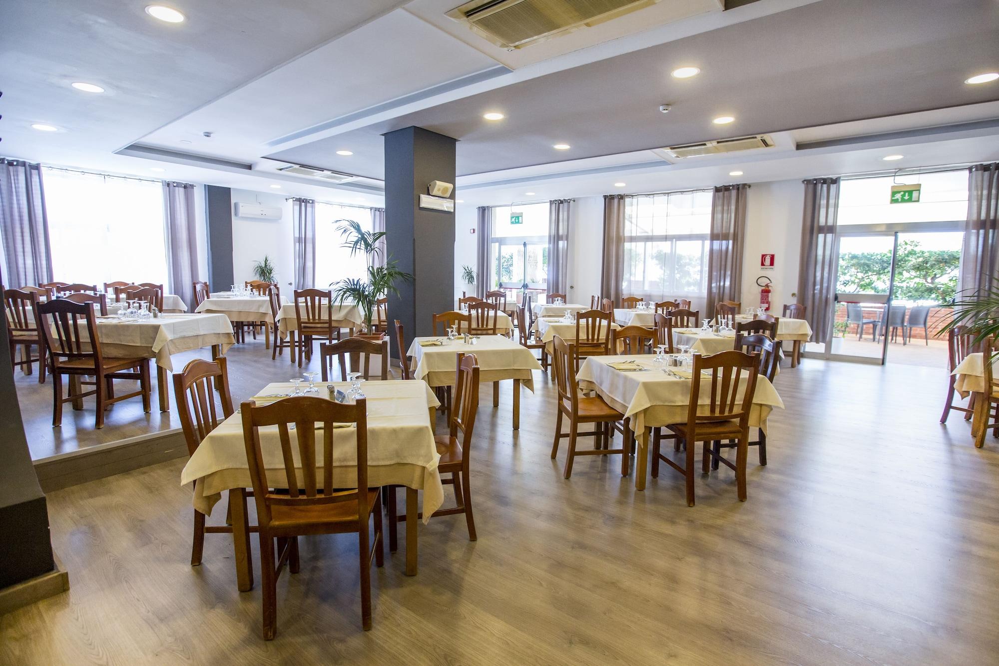 Restaurant Hotel Tourist
