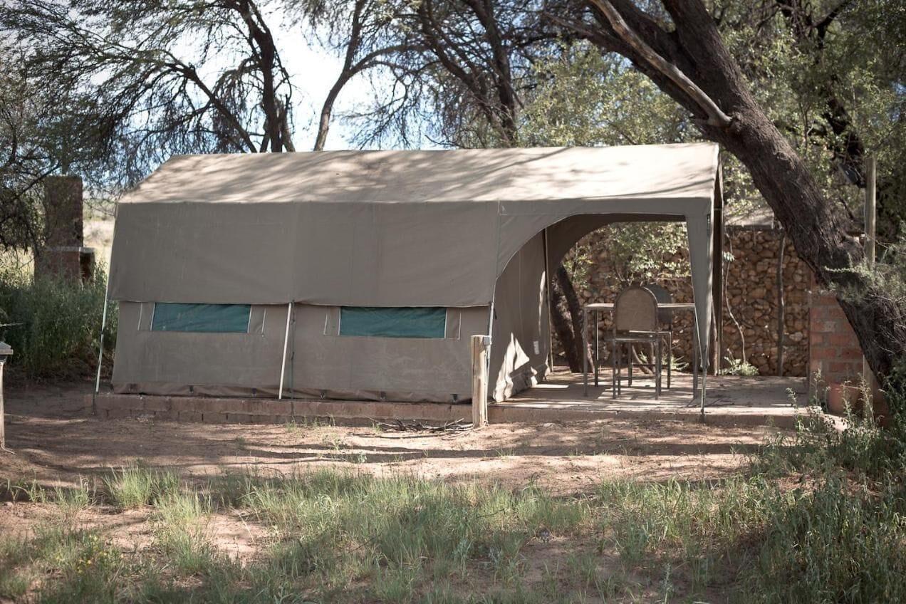 Vista Exterior Sweet Thorn Retreat Airport Lodge