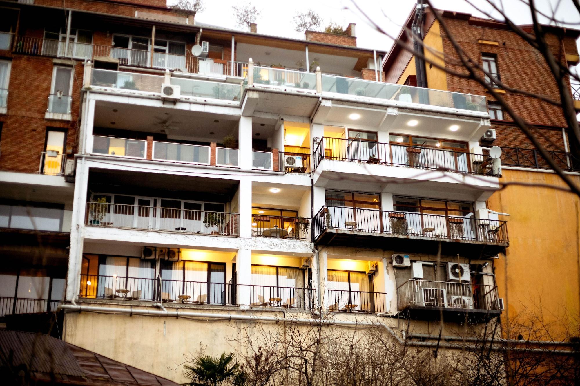 Vista Exterior Tbilisi View Hotel