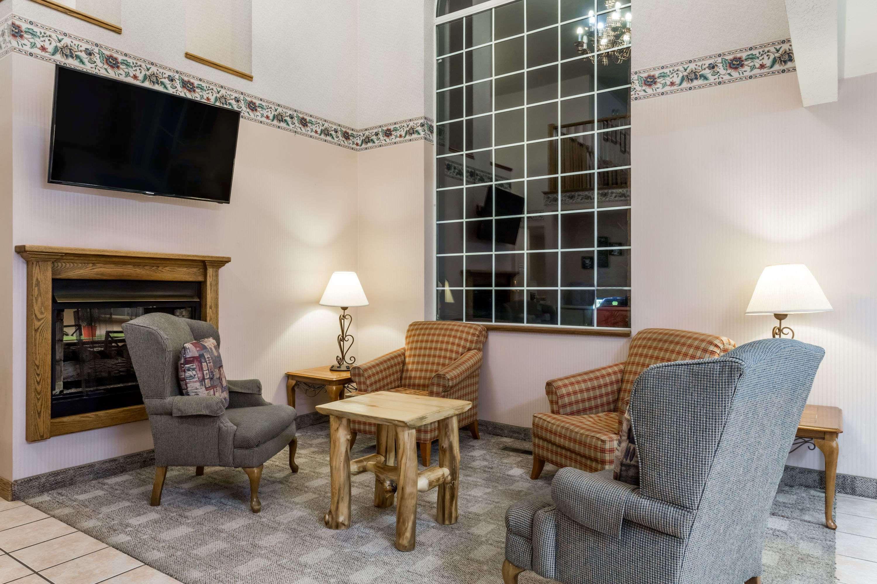 Vista Lobby Days Inn by Wyndham Torrey Capital Reef